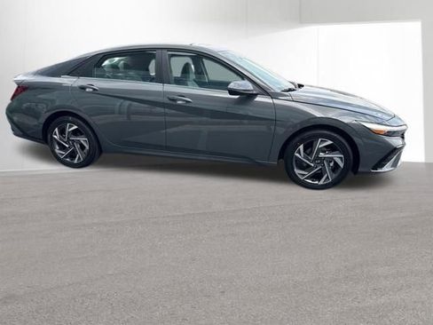 New 2026 Hyundai Elantra Limited image 10