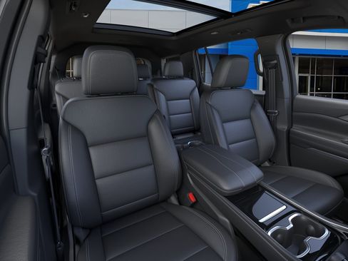 New 2026 Chevrolet Traverse LT w/ Sun and Wheel Package FWD image 16