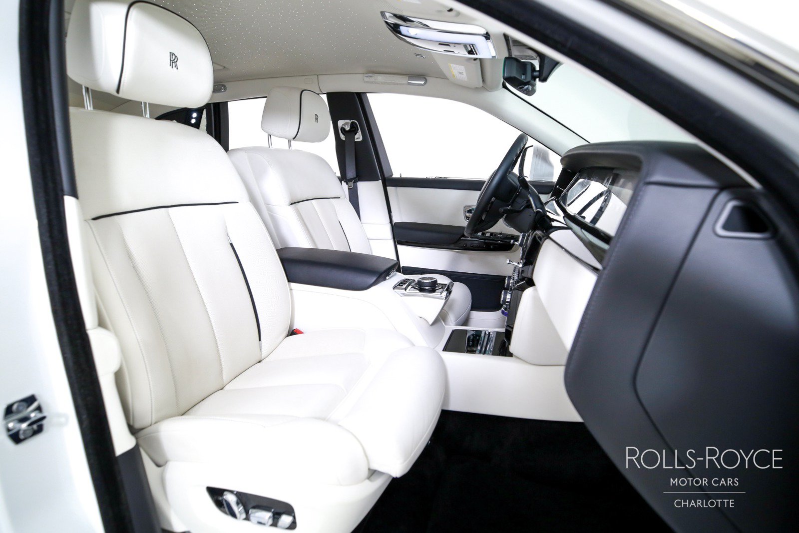 Certified 2024 Rolls-Royce Phantom Sedan RWD image 36