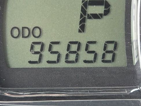 Used 2014 Toyota Sienna SE FWD image 26