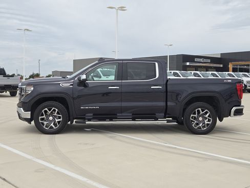 Used 2024 GMC Sierra 1500 SLT AWD/4WD image 4