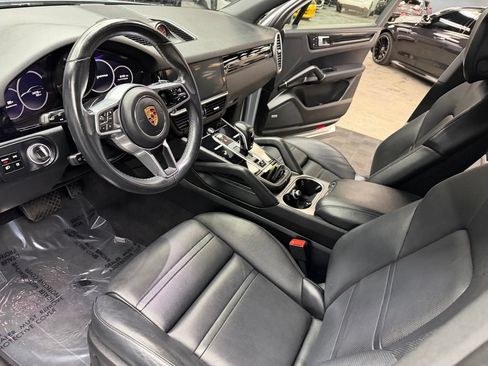 Used 2020 Porsche Cayenne AWD/4WD image 31