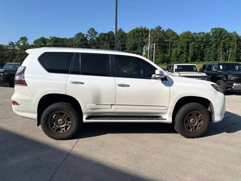 Used 2017 Lexus GX 460 w/ Navigation Package AWD/4WD image 16