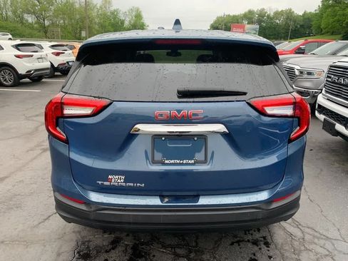 Used 2024 GMC Terrain SLE FWD image 4