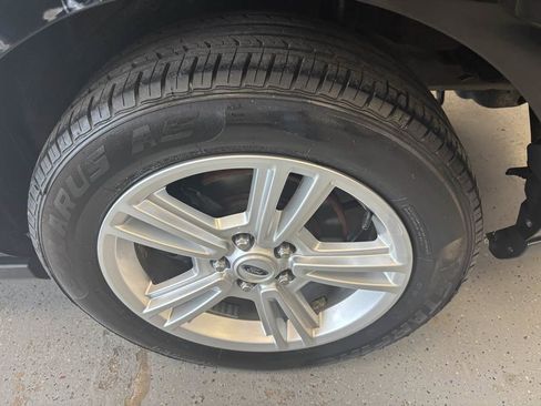 Used 2010 Ford Mustang Coupe RWD image 23