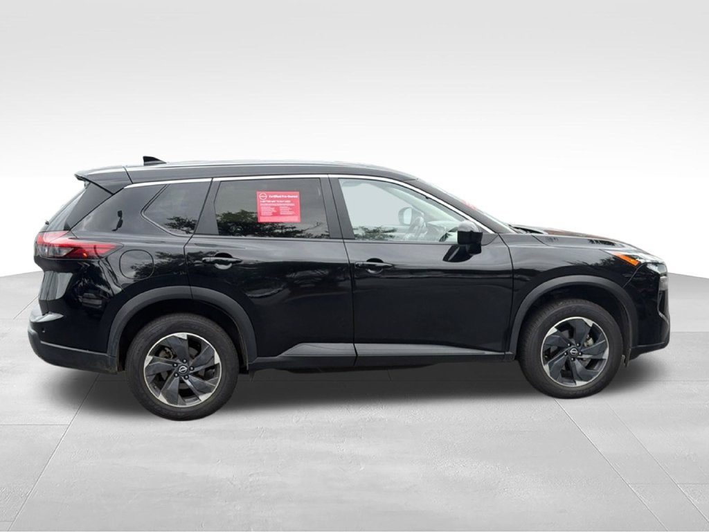 Certified 2025 Nissan Rogue SV FWD image 8