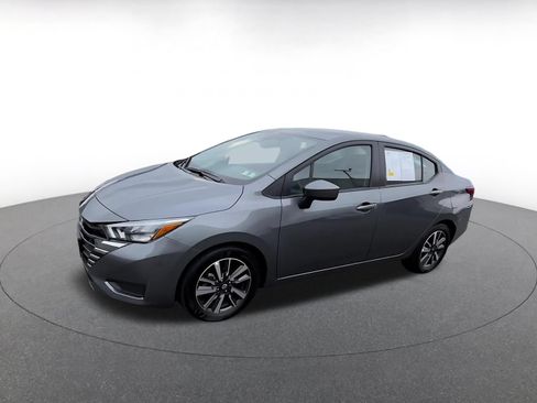 Used 2025 Nissan Versa SV FWD image 7