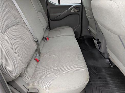 Used 2019 Nissan Frontier SV image 18