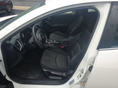 Used 2014 MAZDA MAZDA3 i Touring w/ Technology Package FWD image 10