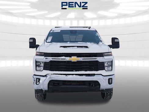 Used 2024 Chevrolet Silverado 2500 LT w/ Convenience Package AWD/4WD image 2