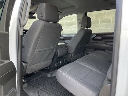 Used 2023 GMC Sierra 1500 SLE image 12