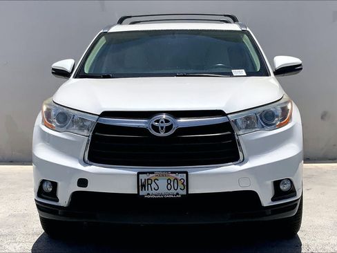 Used 2014 Toyota Highlander XLE w/ Preferred Accessory Package AWD/4WD image 6