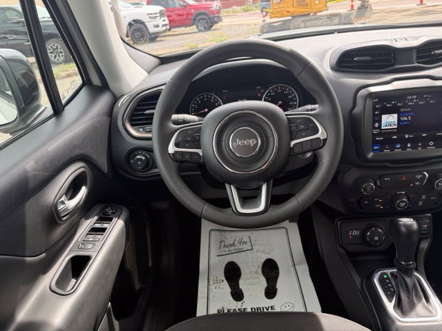 Used 2023 Jeep Renegade Latitude AWD/4WD image 14