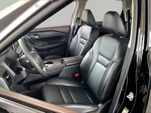 Used 2023 Nissan Rogue SV w/ SV Premium B Package FWD image 15