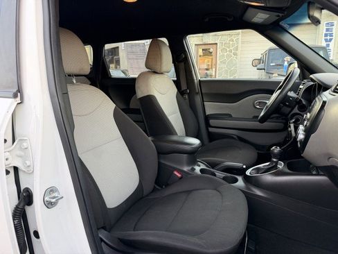 Used 2019 Kia Soul FWD image 15