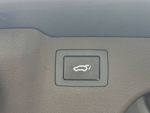 Used 2017 Hyundai Santa Fe Sport w/ 2.4L Tech Package 04 FWD image 31