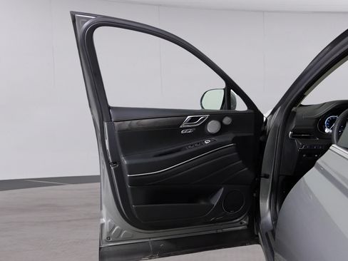 Used 2024 Genesis GV80 3.5T Advanced AWD/4WD image 12