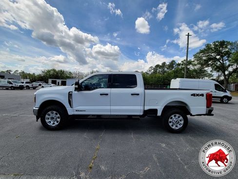 Used 2024 Ford F350 XLT AWD/4WD image 2