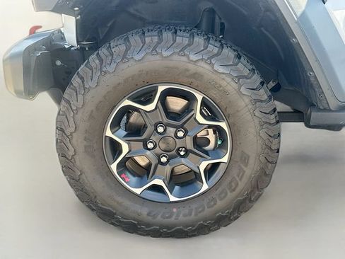 Used 2023 Jeep Wrangler Unlimited Rubicon w/ Cold Weather Group AWD/4WD image 30