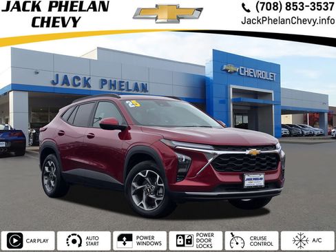 Certified 2025 Chevrolet Trax LT image 1