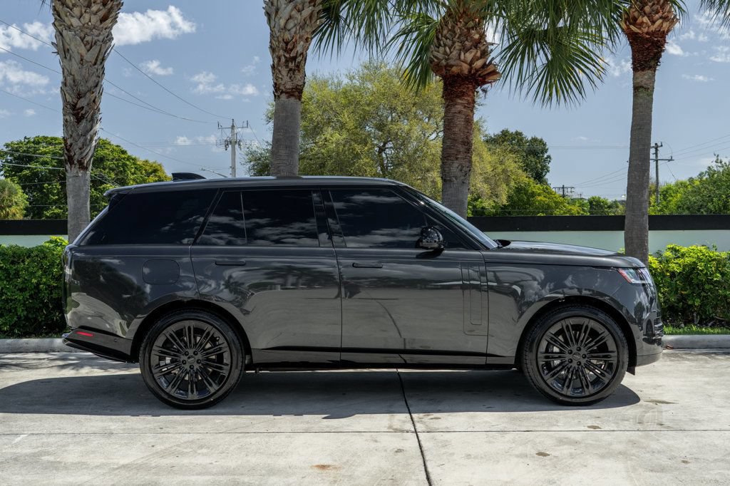 Used 2026 Land Rover Range Rover SE AWD/4WD image 9
