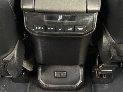 Used 2022 Toyota Highlander XSE image 34