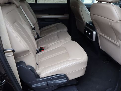 Used 2024 Ford Expedition Max Limited RWD image 18