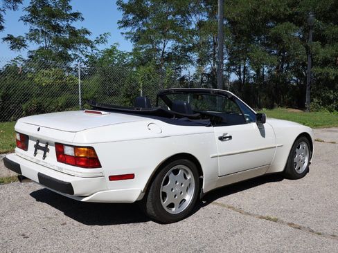 Used 1990 Porsche 944 Cabriolet RWD image 6