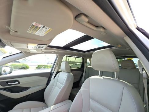 Used 2023 Nissan Rogue SL w/ SL Premium Package image 14