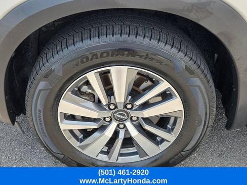 Used 2025 Nissan Pathfinder SL FWD image 19