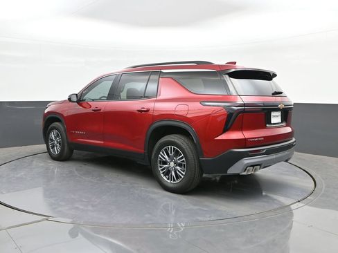 Used 2026 Chevrolet Traverse LT w/ Driver Confidence Package FWD image 5