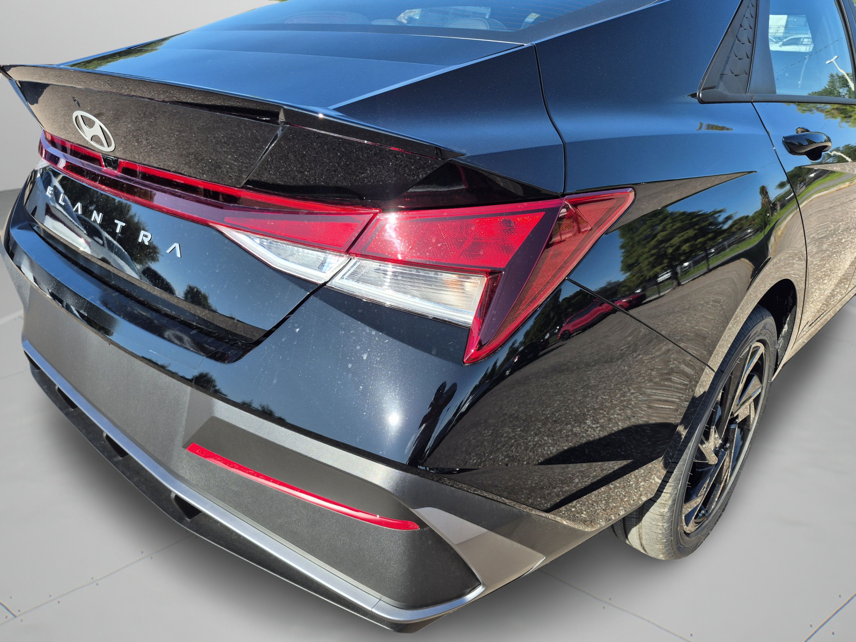 New 2026 Hyundai Elantra SEL Sport FWD image 32