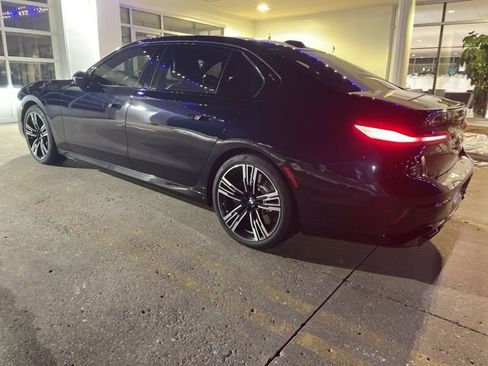 Used 2024 BMW 760i xDrive w/ Executive Package image 6