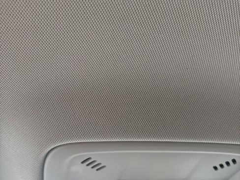 Used 2020 Chevrolet Traverse LT image 42