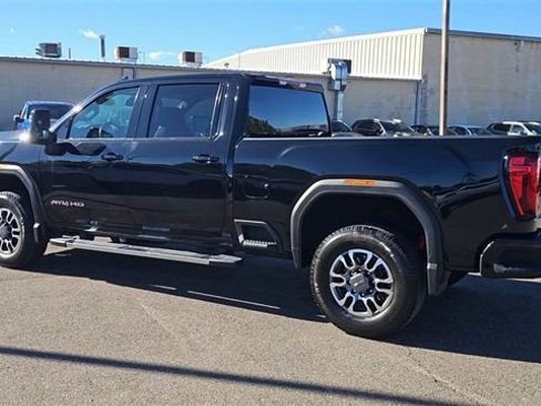 Used 2022 GMC Sierra 2500 AT4 w/ Snow Plow Prep/Camper Package image 2