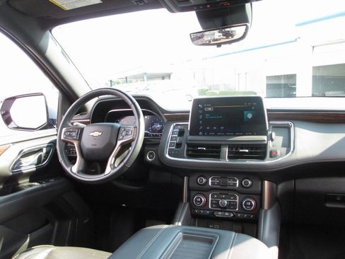 Used 2023 Chevrolet Suburban High Country image 27
