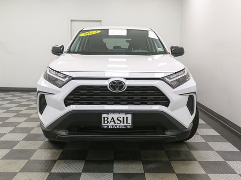 Used 2023 Toyota RAV4 LE AWD/4WD image 3