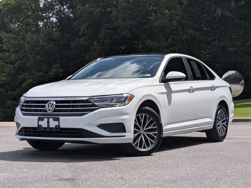 Used 2021 Volkswagen Jetta SE w/ SE Cold Weather Package FWD image 4