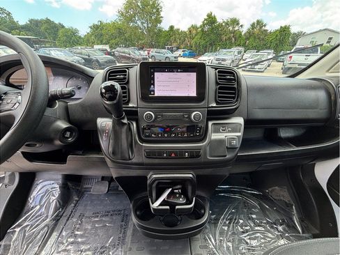 Used 2024 RAM ProMaster 2500 w/ Convenience Group FWD image 11