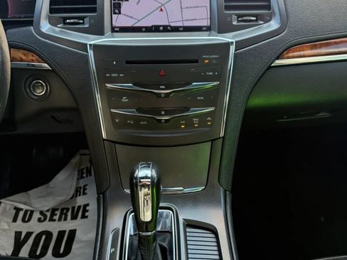 Used 2013 Lincoln MKS AWD image 29