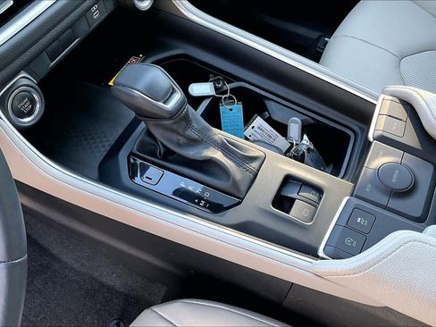 Certified 2024 Toyota Grand Highlander XLE image 16