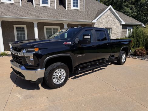 Used 2021 Chevrolet Silverado 2500 LT w/ Gooseneck/5TH Wheel Package AWD/4WD image 2