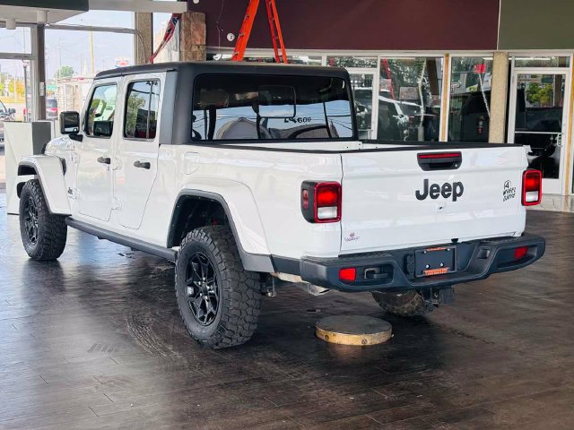 Used 2023 Jeep Gladiator Sport AWD/4WD image 15