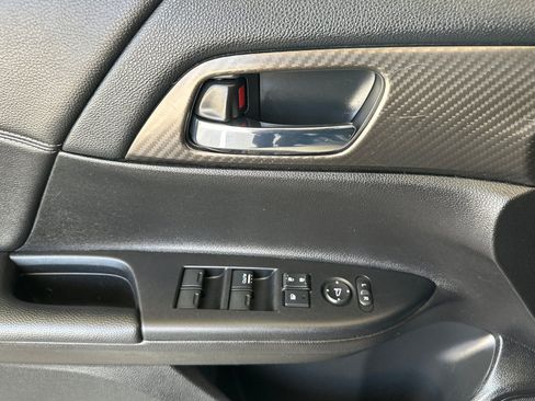 Used 2017 Honda Accord Sport image 11