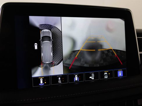 Used 2022 Chevrolet Suburban Z71 w/ Z71 Off-Road Package image 8