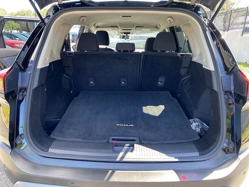 Used 2023 Nissan Rogue S image 17