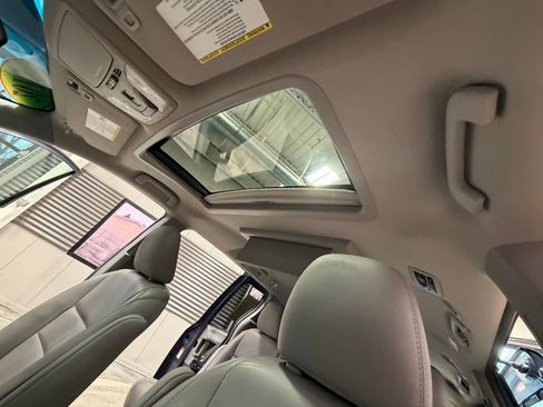 Used 2016 Toyota Sienna XLE Premium image 11