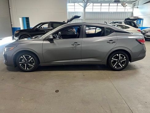 Used 2024 Nissan Sentra SV FWD image 6