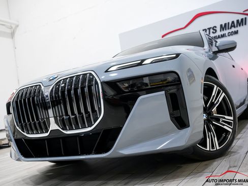 Used 2023 BMW 740i RWD image 2