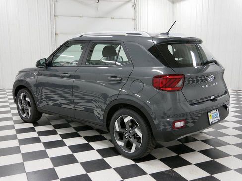 Used 2025 Hyundai Venue SEL FWD image 5